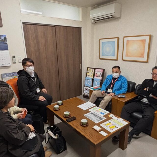 2/4三股町を訪問

三股町で
ちょっと気になる動き
その名も――「まちづくり部」

まるっと協働！
今回は、こちらの事例をご紹介します。

まちづくり部⁉️
それって、どんな活動？と思った方

開催は3月11日。

「まるっと協働！」
「まちづくり部」
って何？
…と思った方、ぜひこのままチェックしていてください。これから告知していきます！

#まるっと協働地域盛り上げ塾 
#三股町
#ハラケアシステム 
#たでいけ至福の園 
#まちづくり部